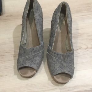 Tom’s women shoes size 8.5
